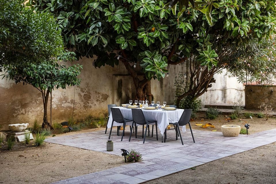 Garden setting