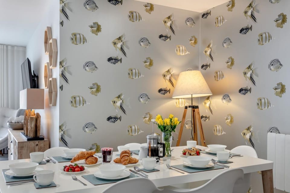 The dining table at Whispering Bay, Devon