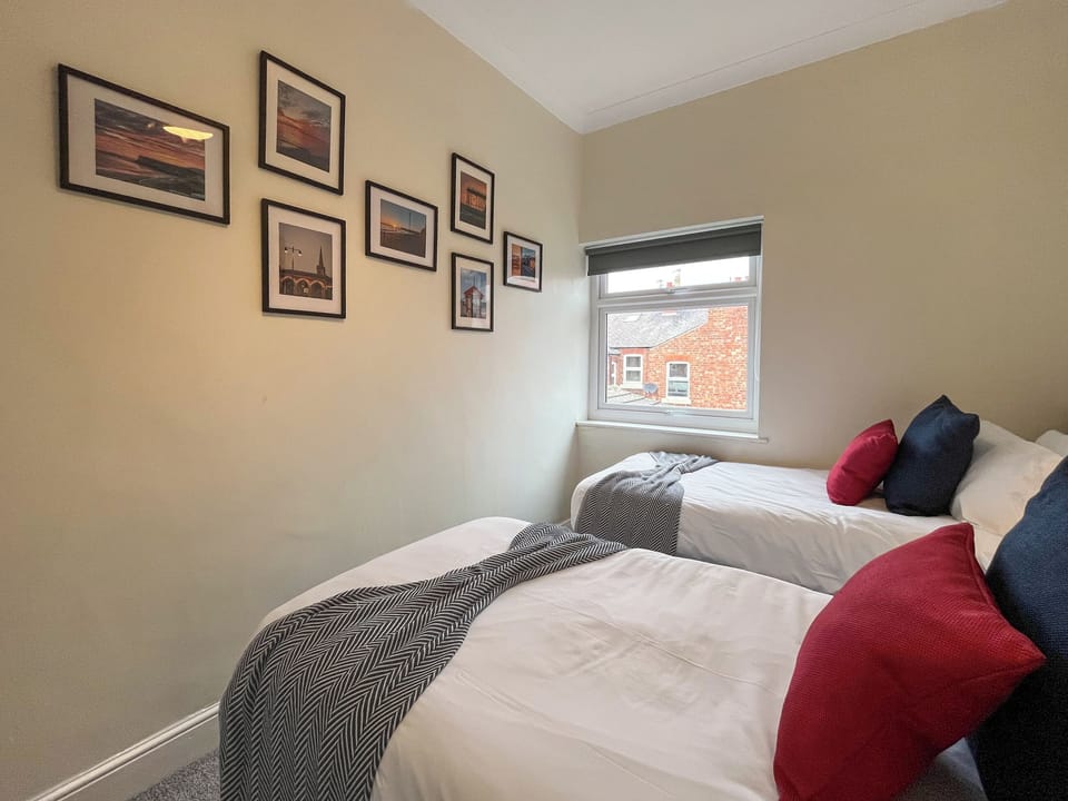 Twin bedroom | Seascape, Saltburn
