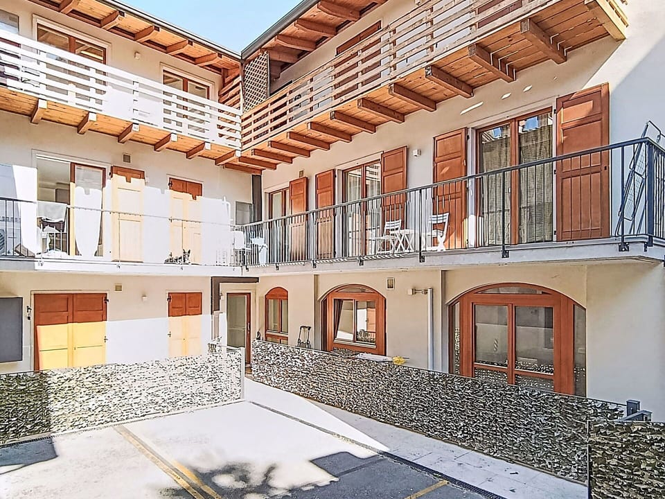 Apartment, Urban Design, Balcony, Stairs, Condominium, Handrail, Daylighting, Baluster, Courtyard