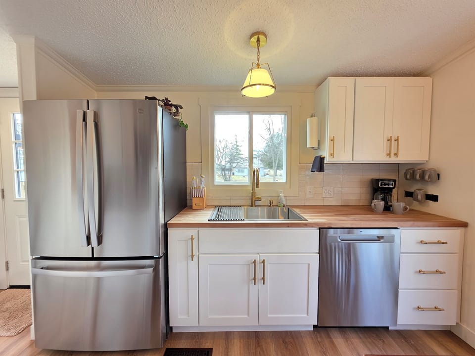Kitchen with Diswasher