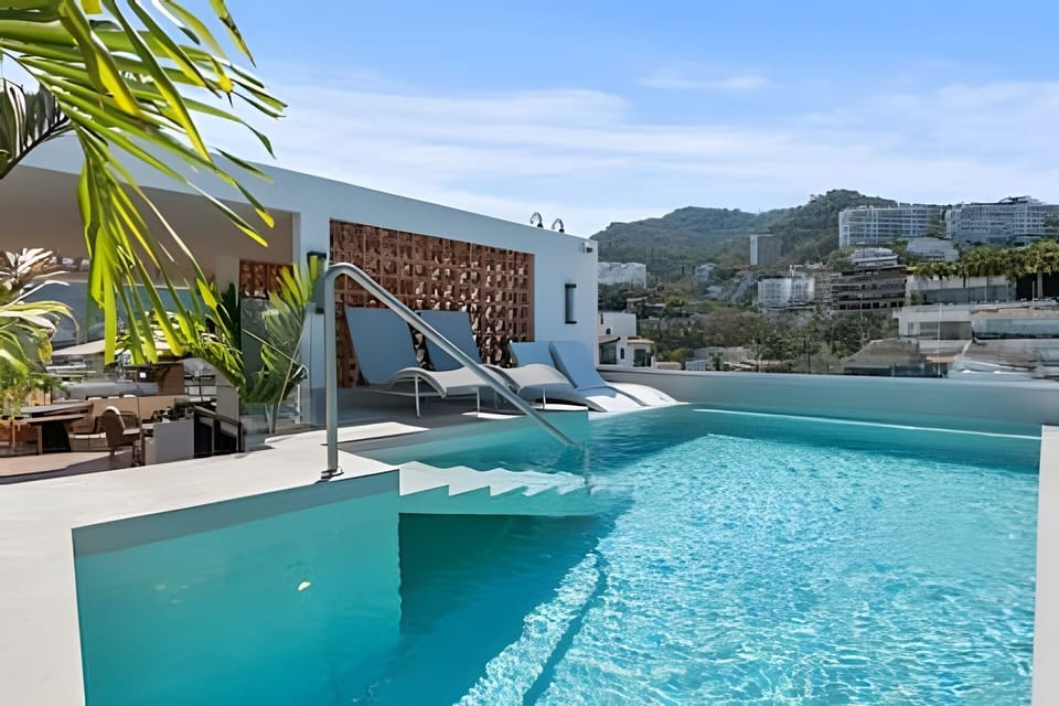 Balcony / Terrace,Swimming pool