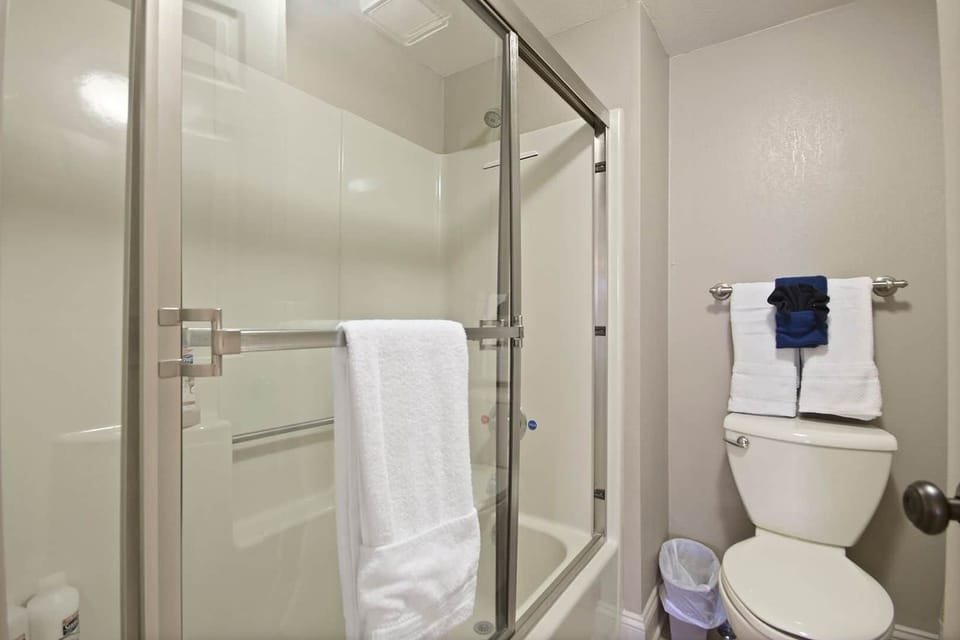 27-web-or-mls-Bridgepointe 400 (27)