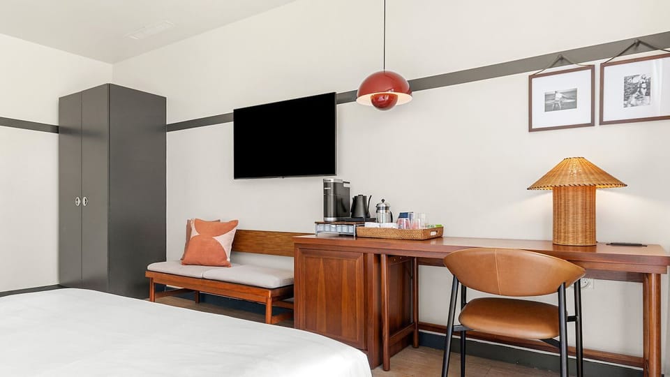 Settle in with a comfy lounge bench and smart TV.