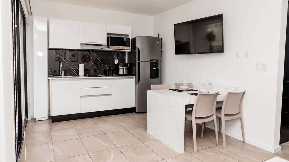 Kitchen and dining table 