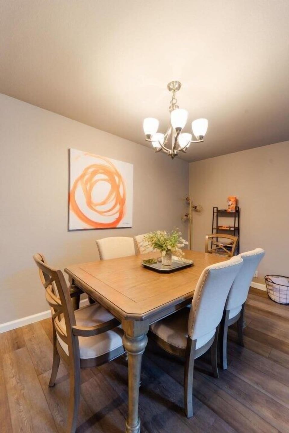 Dining Room table with 6 chairs 