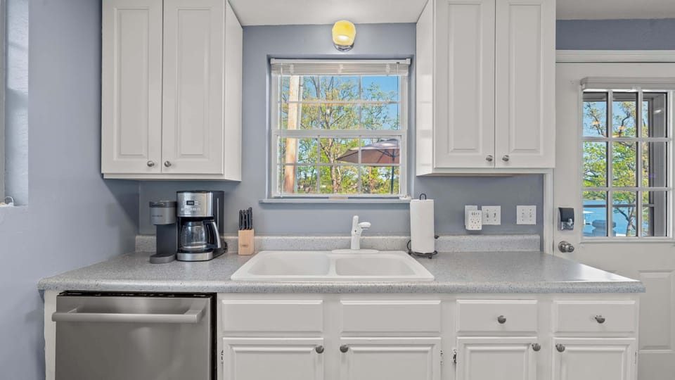 Cozy kitchen, happy hearts