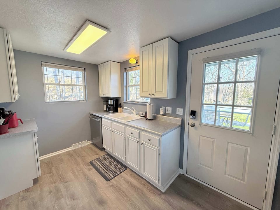 Cozy kitchen, happy hearts