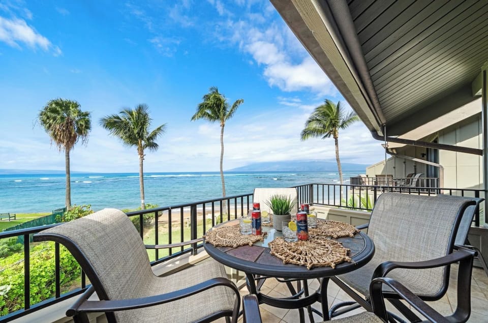 Unit #3 Relax and enjoy meals in this lanai.