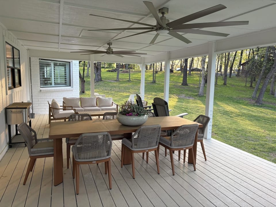 Outdoor dining