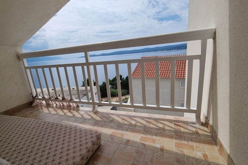 Balcony 2