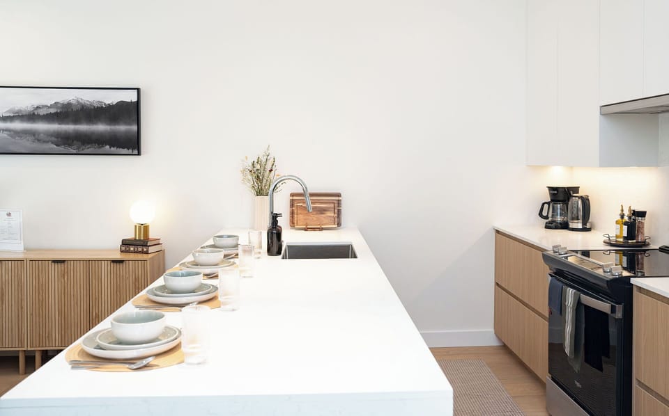 Salish Peaks- kitchen