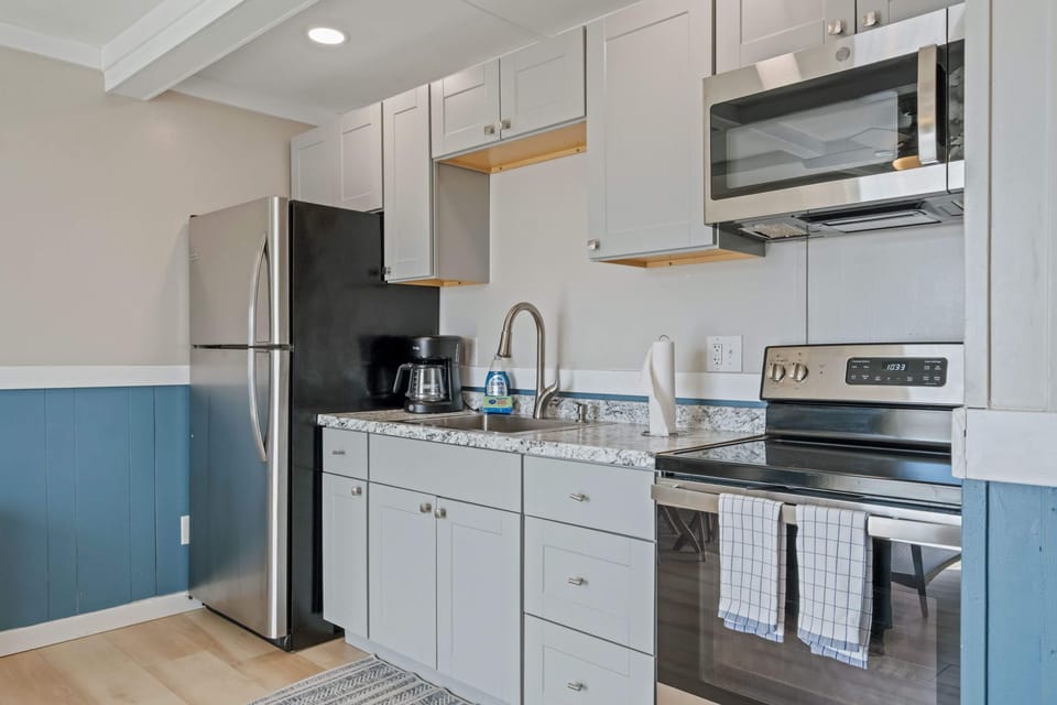 This unit comes with everything you need to cook.