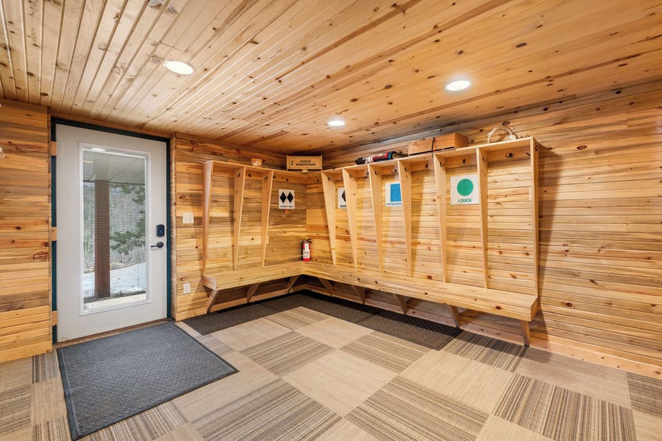Locker spaces on lower level entrance