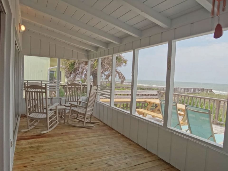 Oceanfront Screened Porch