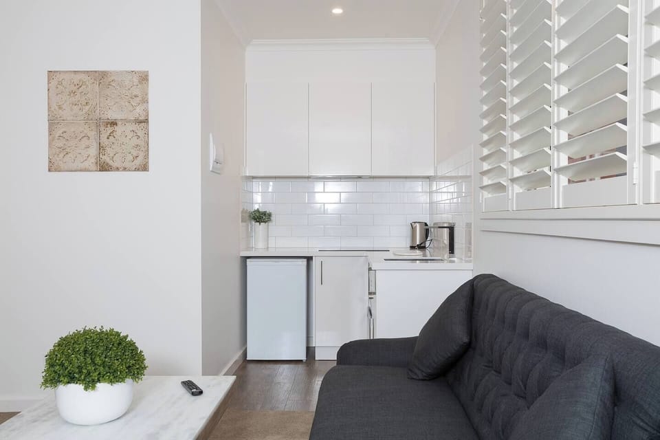 Studio Apartment Twin Queen