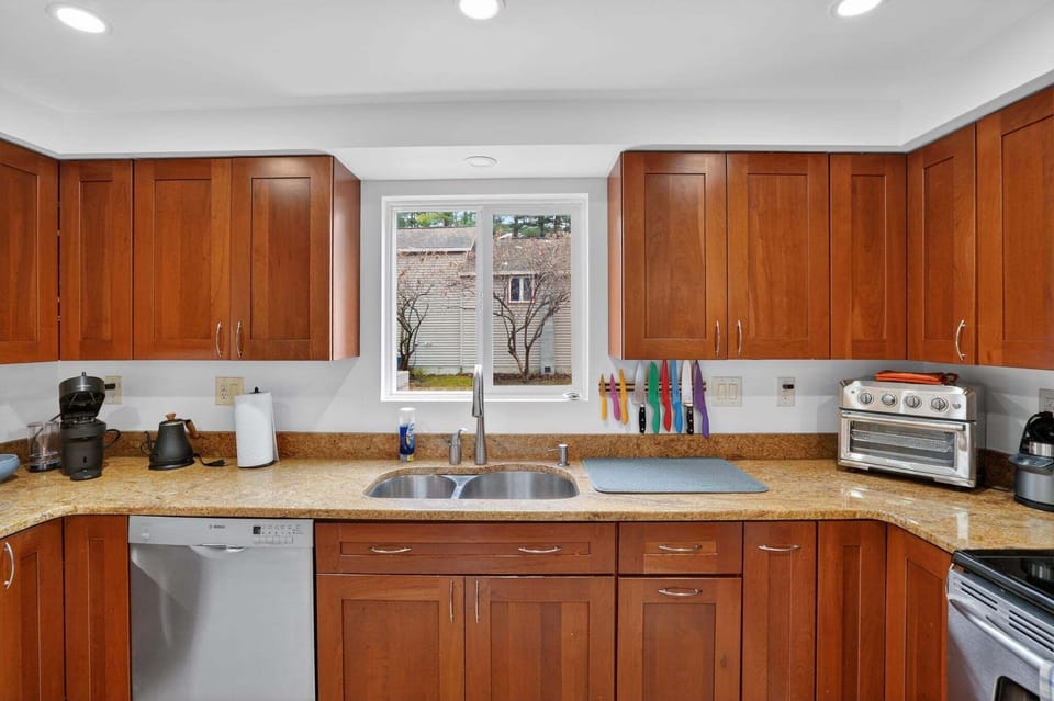 Indoors, Kitchen, Sink, Sink Faucet, Cabinet