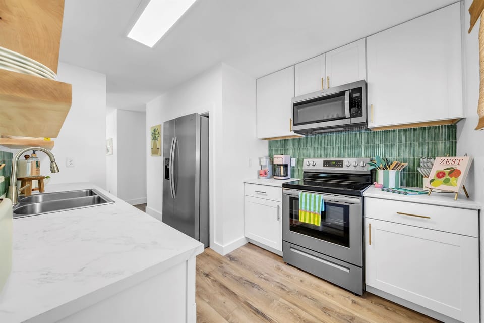 Key Lime Cottage kitchen