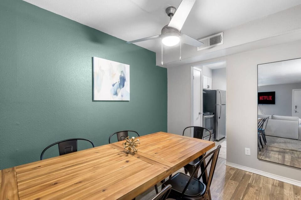 Bright and cozy dining space ideal for meals before heading to AT&T Stadium or enjoying a relaxed dinner after events. Perfect for couples, families, or small groups.