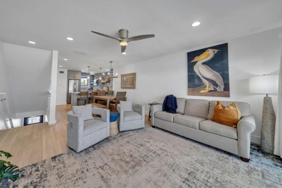 Floor 2: Living Room Gulf Front