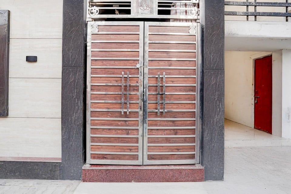 Entrance / Reception