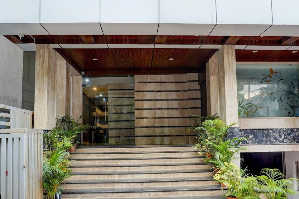 Entrance / Reception
