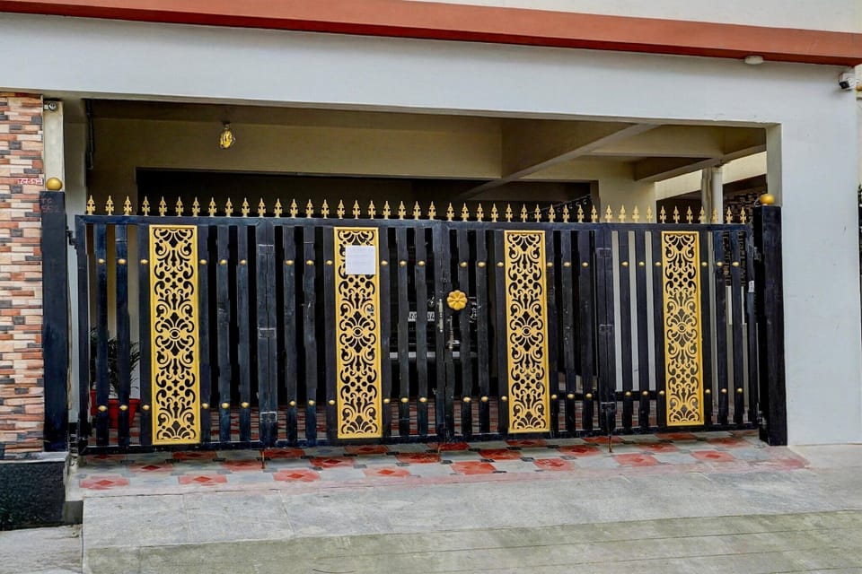 Entrance / Reception
