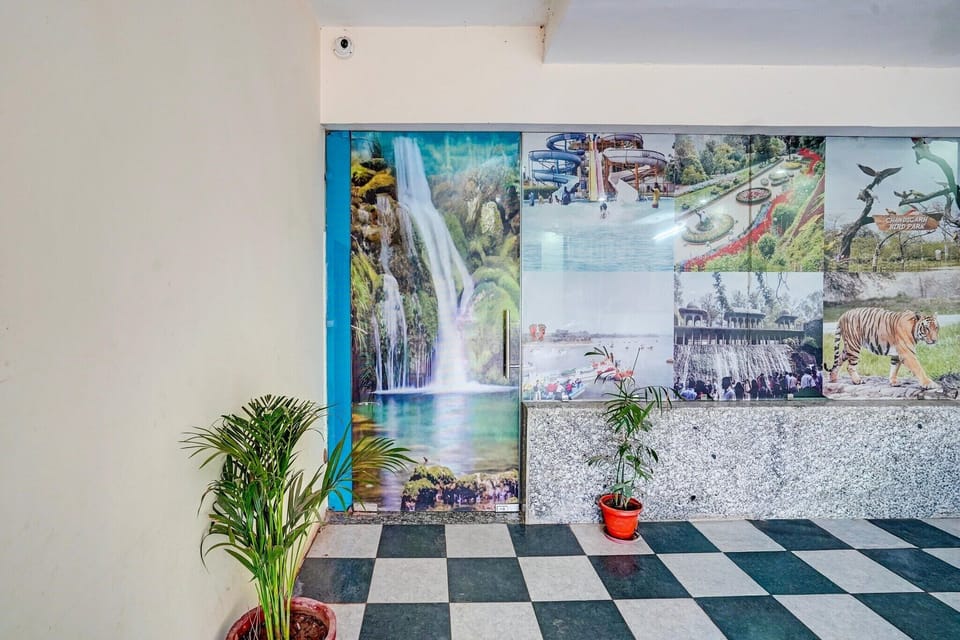 Entrance / Reception