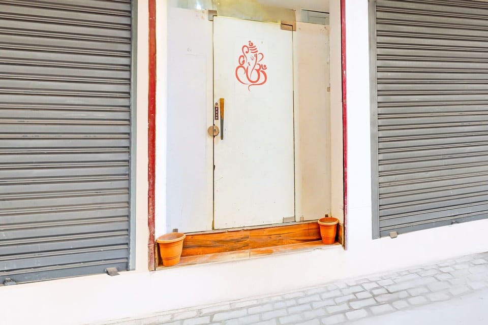 Entrance / Reception
