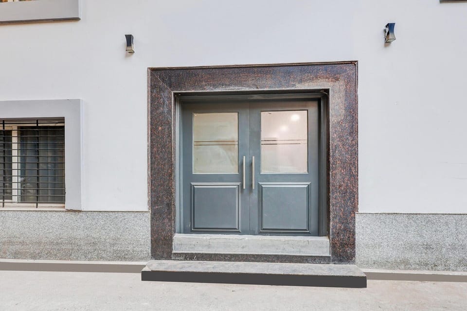 Entrance / Reception