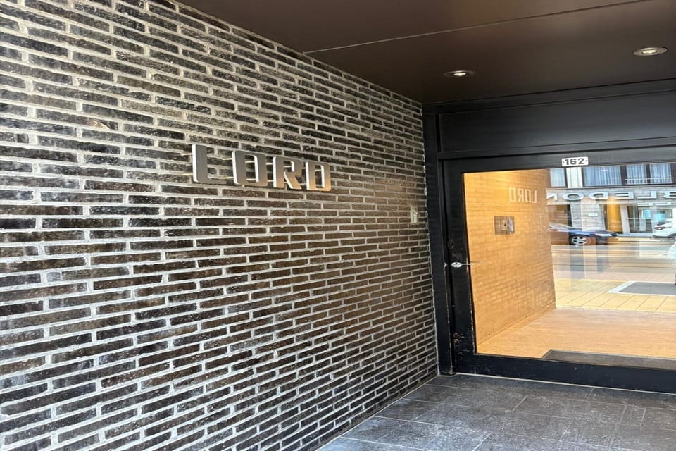 Entrance / Reception