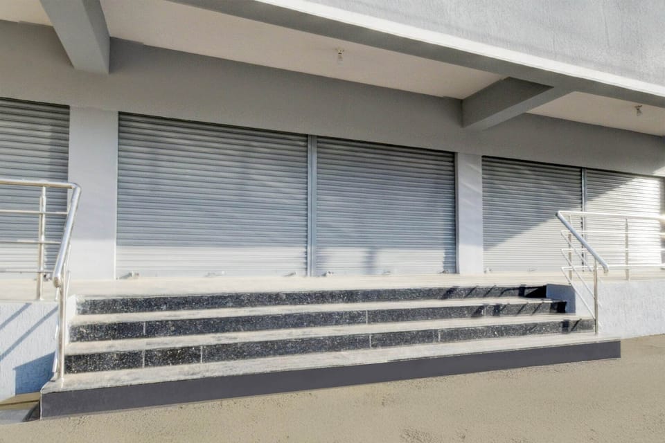 Entrance / Reception