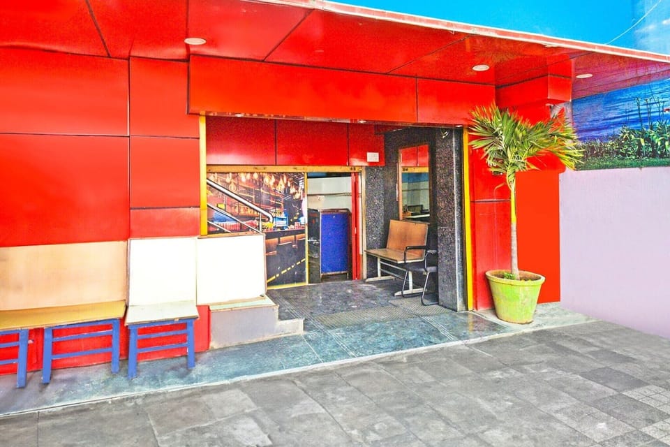 Entrance / Reception