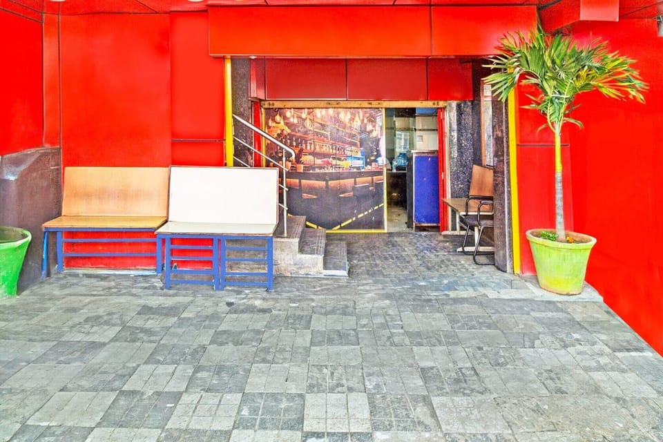 Entrance / Reception