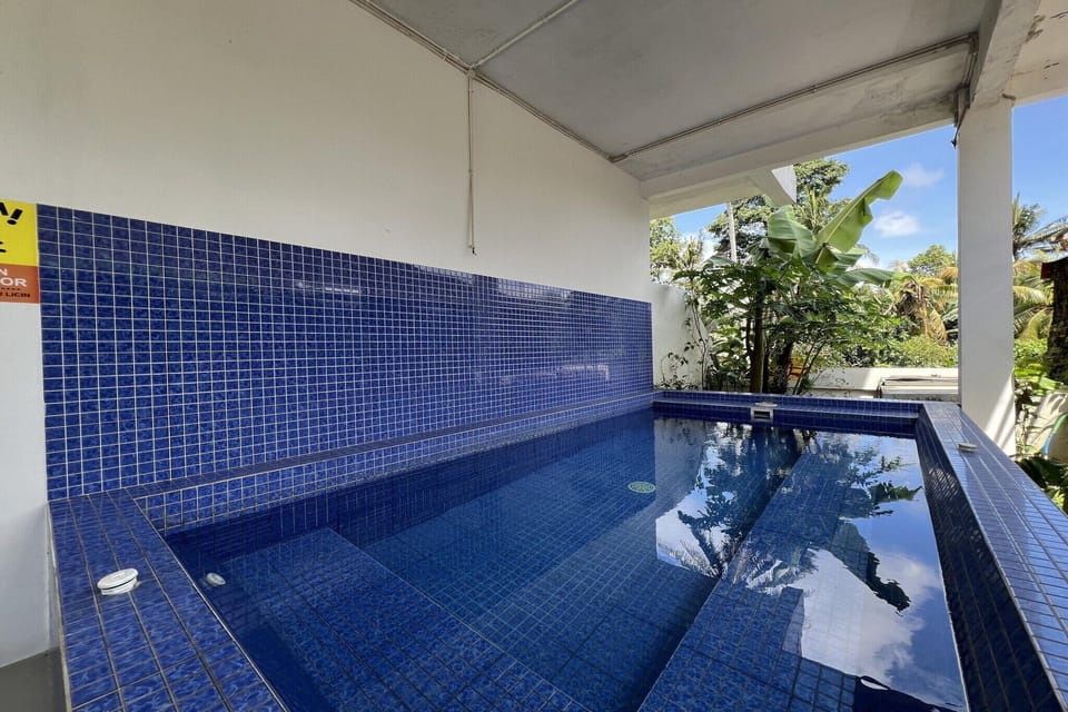 Holiday Home Swimming Pool