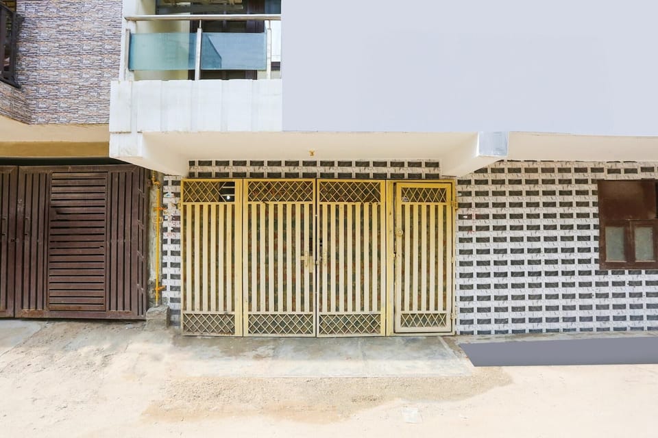 Entrance / Reception