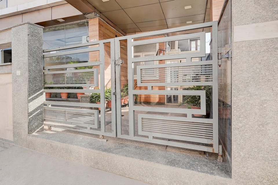 Entrance / Reception