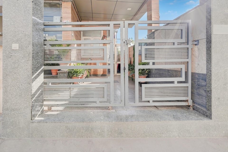 Entrance / Reception