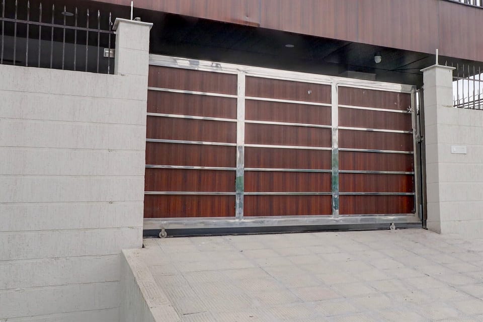 Entrance / Reception
