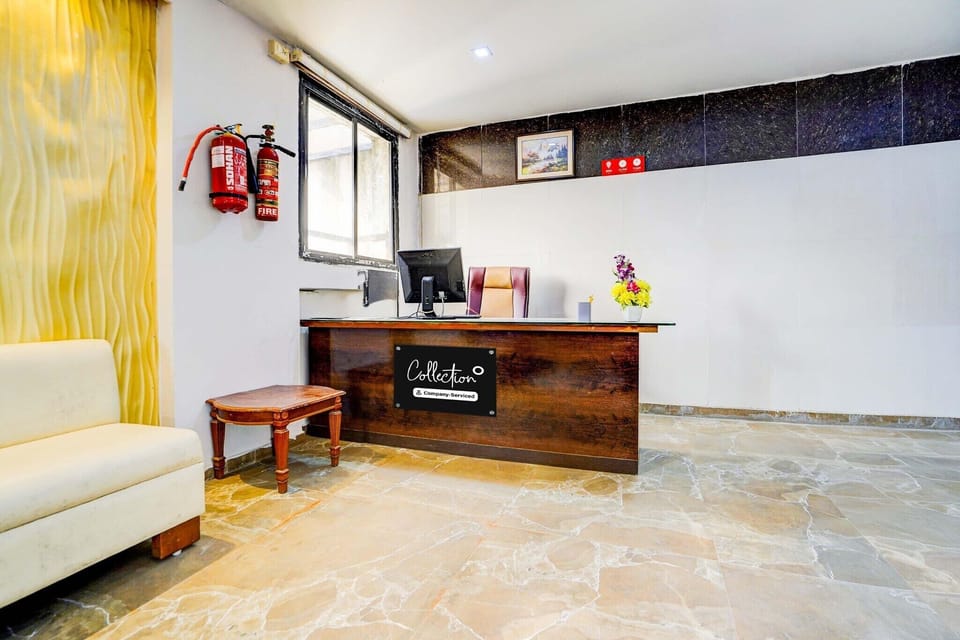Entrance / Reception