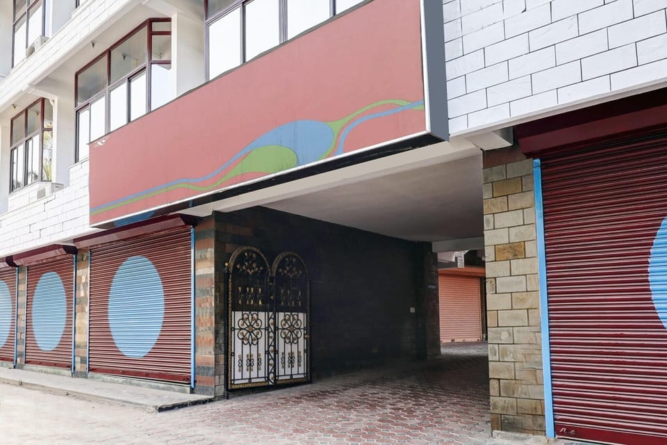 Entrance / Reception