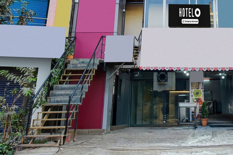 Entrance / Reception