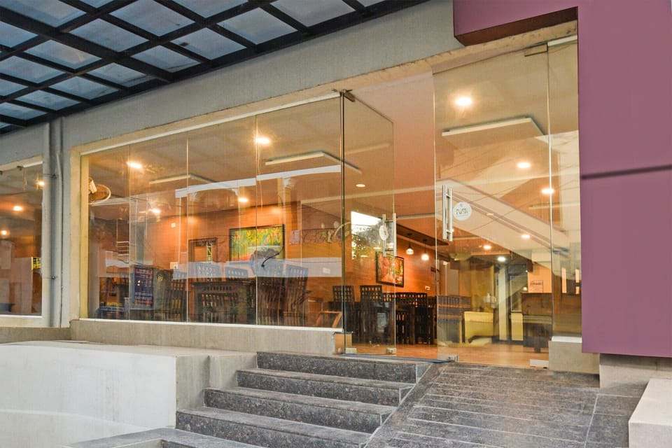 Entrance / Reception