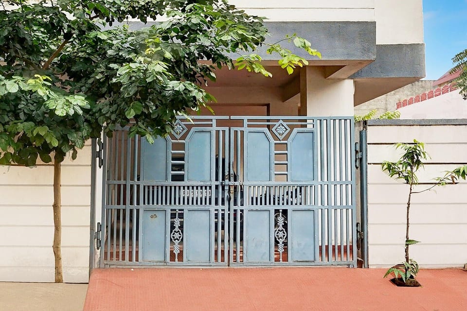 Entrance / Reception