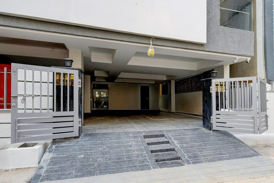 Entrance / Reception
