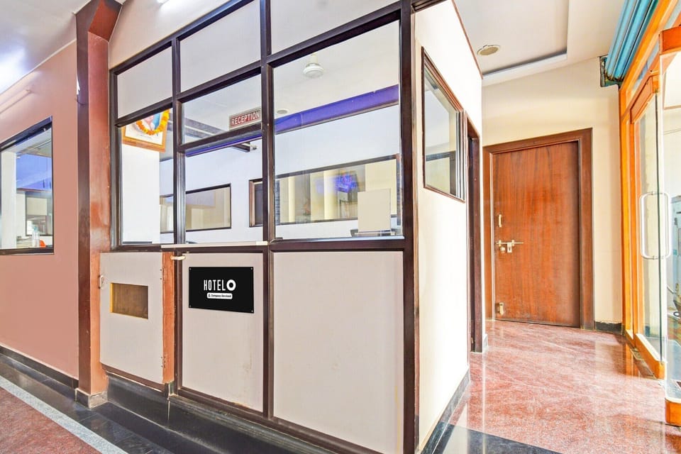 Entrance / Reception