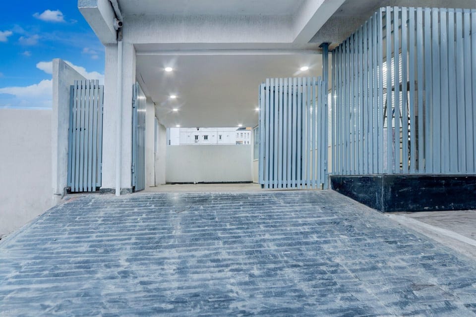 Entrance / Reception