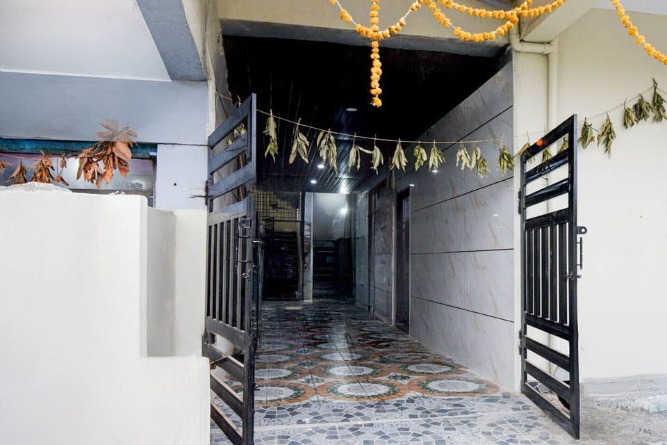 Entrance / Reception