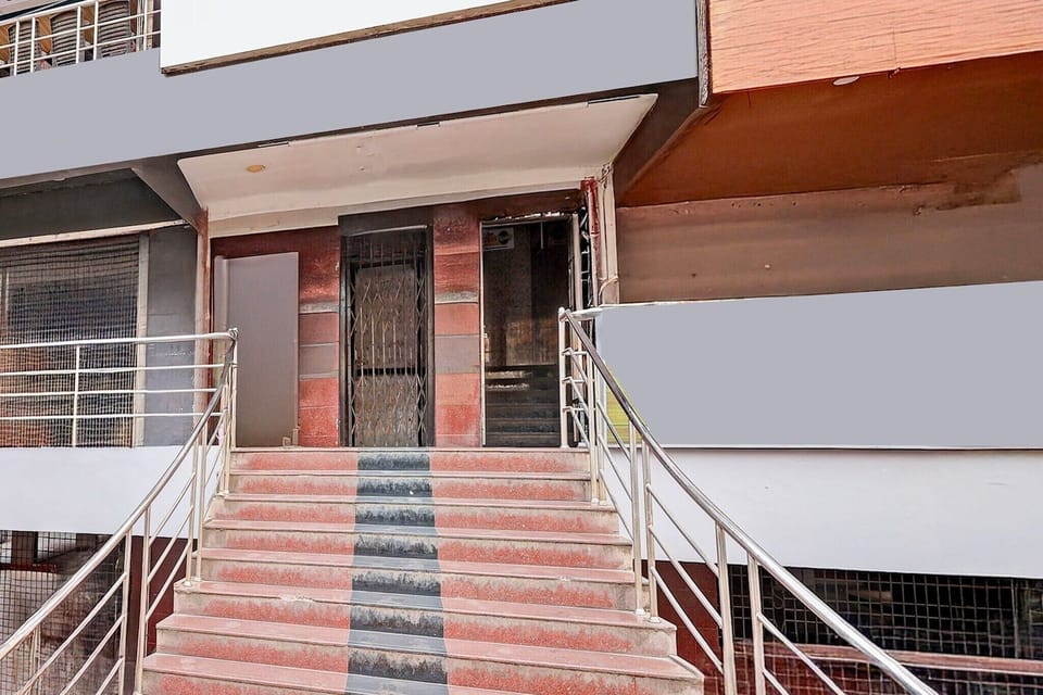 Entrance / Reception