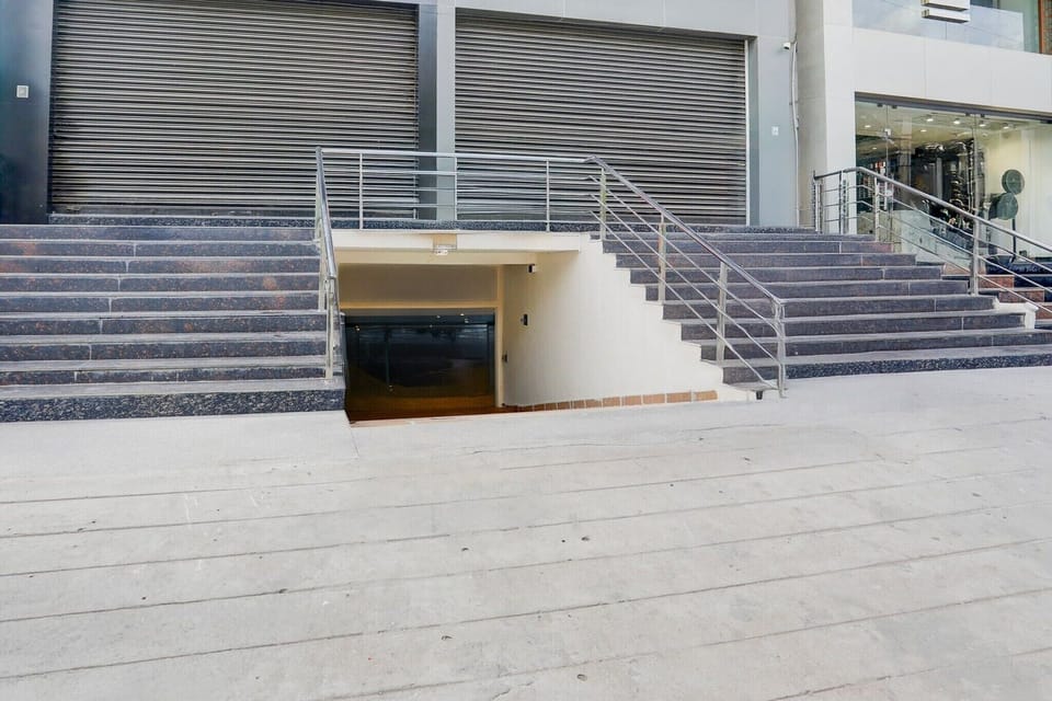Entrance / Reception